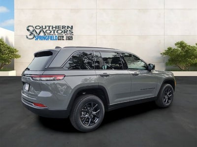 2027 Jeep Grand Cherokee GRAND CHEROKEE LAREDO ALTITUDE 4X2