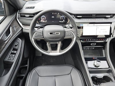 2027 Jeep Grand Cherokee GRAND CHEROKEE LIMITED 4X2