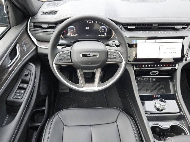 2027 Jeep Grand Cherokee GRAND CHEROKEE LIMITED 4X2