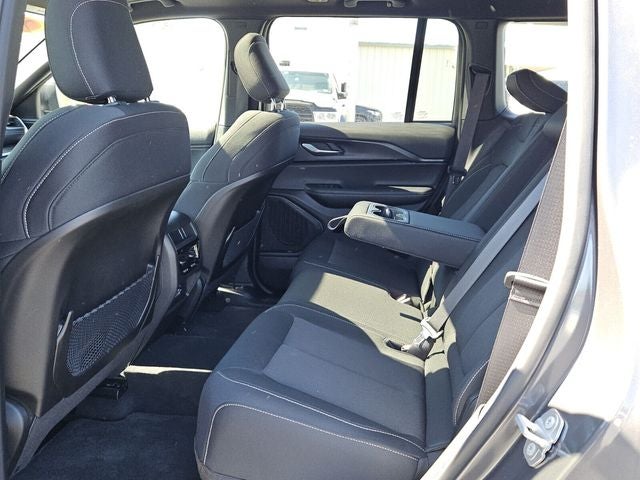 2025 Jeep Grand Cherokee Laredo X 4x4