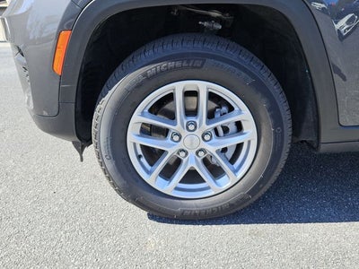 2025 Jeep Grand Cherokee Laredo X 4x4