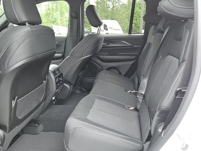 2026 Jeep Grand Cherokee GRAND CHEROKEE LAREDO X 4X4