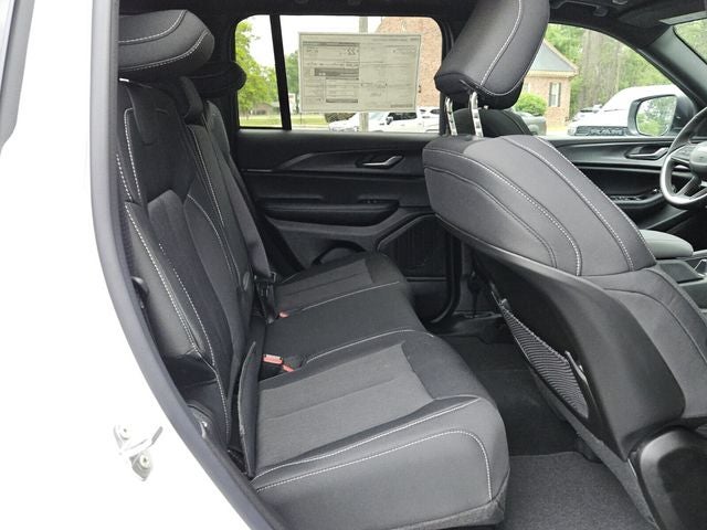 2026 Jeep Grand Cherokee GRAND CHEROKEE LAREDO X 4X4