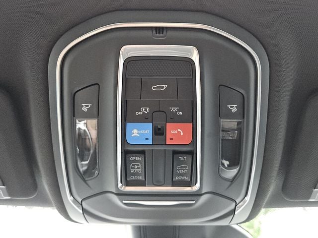 2026 Jeep Grand Cherokee GRAND CHEROKEE LAREDO X 4X4