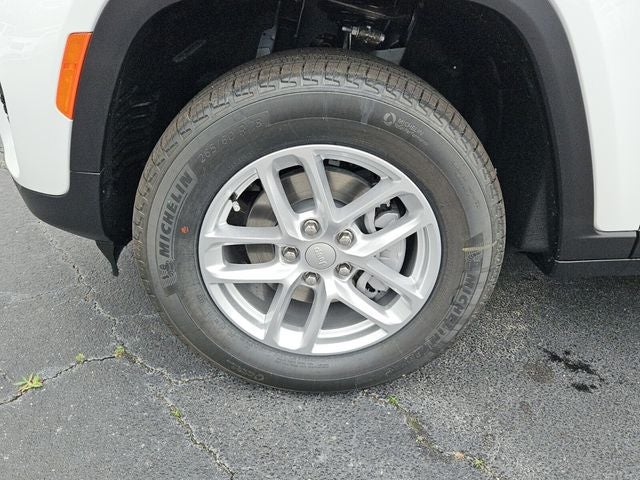 2026 Jeep Grand Cherokee GRAND CHEROKEE LAREDO X 4X4