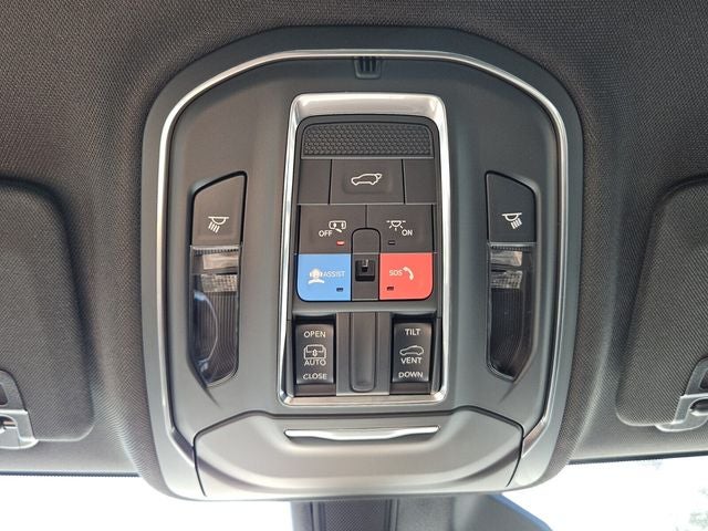 2026 Jeep Grand Cherokee GRAND CHEROKEE LAREDO X 4X4