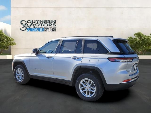 2026 Jeep Grand Cherokee GRAND CHEROKEE LAREDO X 4X4