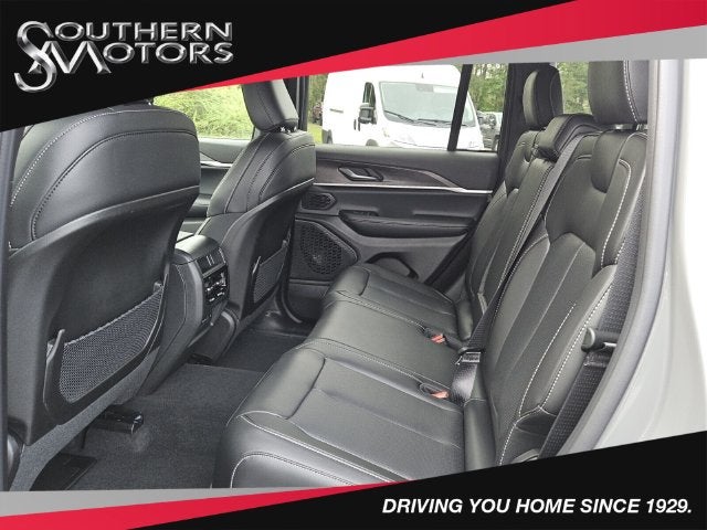 2027 Jeep Grand Cherokee GRAND CHEROKEE LIMITED 4X4
