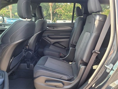 2025 Jeep Grand Cherokee GRAND CHEROKEE L LAREDO 4X2