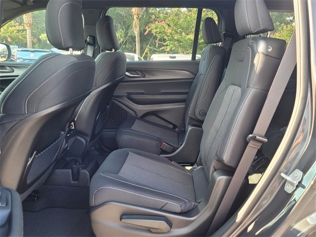 2025 Jeep Grand Cherokee GRAND CHEROKEE L LAREDO 4X2