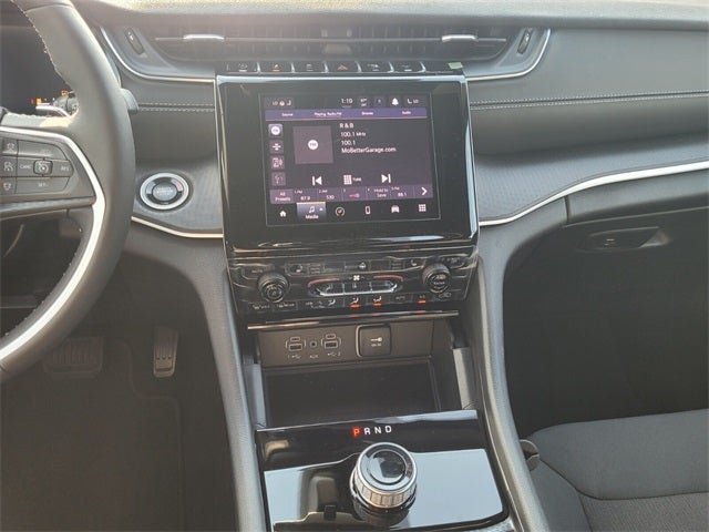 2025 Jeep Grand Cherokee GRAND CHEROKEE L LAREDO 4X2