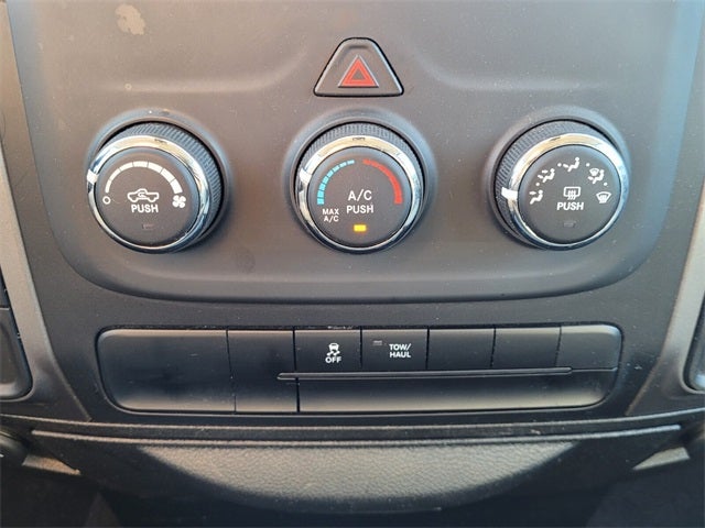 2024 RAM 1500 Classic SLT Quad Cab 4x2 6'4' Box