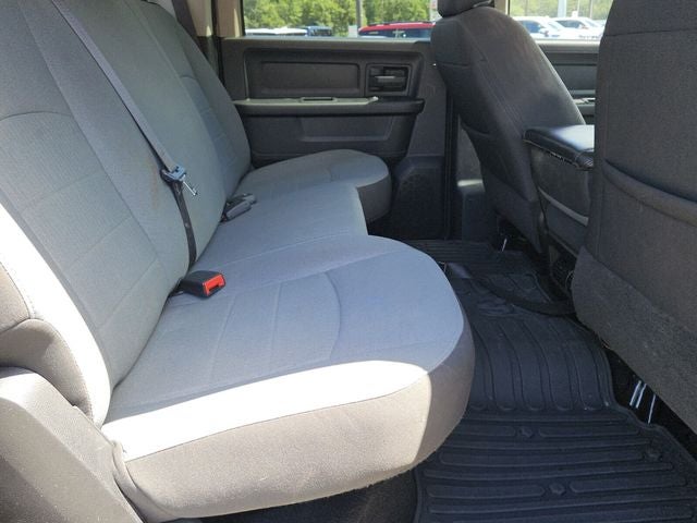2024 RAM 1500 Classic Tradesman Crew Cab 4x4 5'7' Box