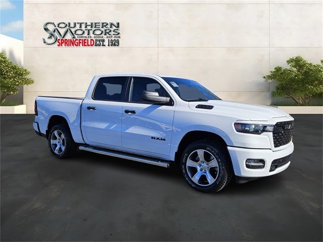 2026 RAM Ram 1500 RAM 1500 EXPRESS CREW CAB 4X2 5'7' BOX