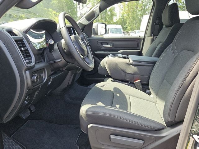 2026 RAM 1500 RAM 1500 TRADESMAN CREW CAB 4X4 5'7' BOX