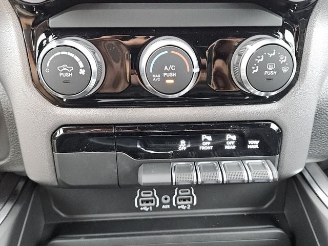 2026 RAM Ram 1500 RAM 1500 EXPRESS CREW CAB 4X4 5'7' BOX