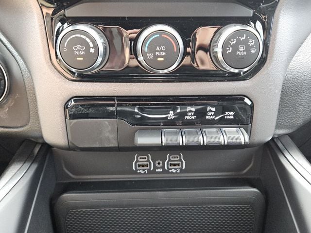 2026 RAM Ram 1500 RAM 1500 EXPRESS CREW CAB 4X4 5'7' BOX