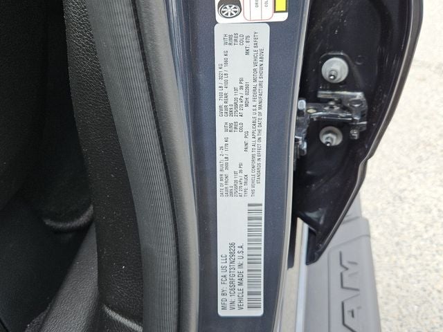 2026 RAM Ram 1500 RAM 1500 EXPRESS CREW CAB 4X4 5'7' BOX