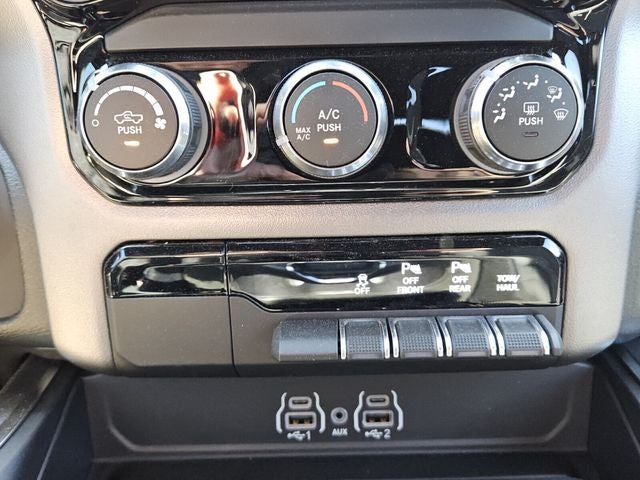 2026 RAM Ram 1500 RAM 1500 EXPRESS CREW CAB 4X4 5'7' BOX