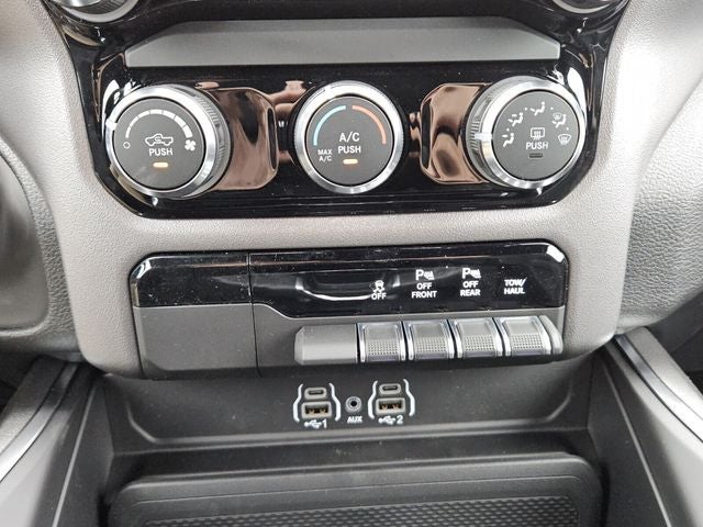 2026 RAM Ram 1500 RAM 1500 EXPRESS CREW CAB 4X4 5'7' BOX