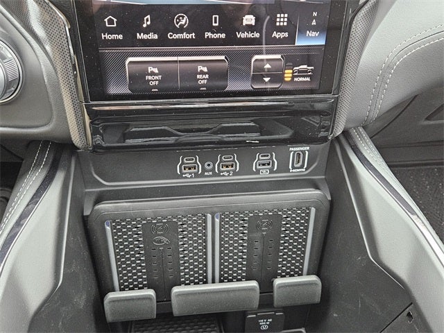 2025 RAM Ram 1500 RAM 1500 LIMITED CREW CAB 4X4 5'7' BOX