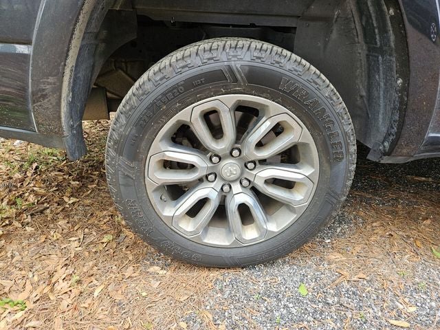 2020 RAM 1500 Laramie Crew Cab 4x4 5'7' Box