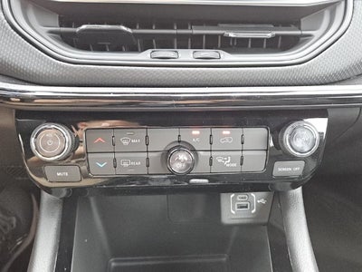2027 Jeep Compass COMPASS LATITUDE ALTITUDE 4X4