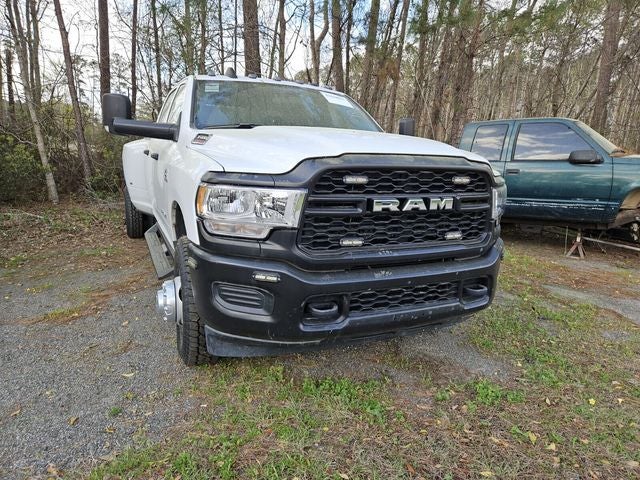 2022 RAM 3500 Tradesman Crew Cab 4x4 8' Box