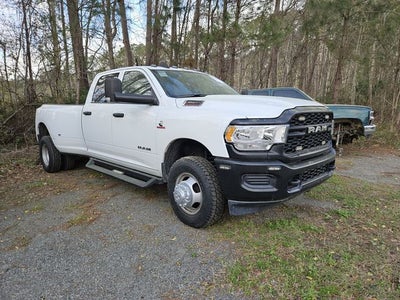 2022 RAM 3500 Tradesman Crew Cab 4x4 8' Box
