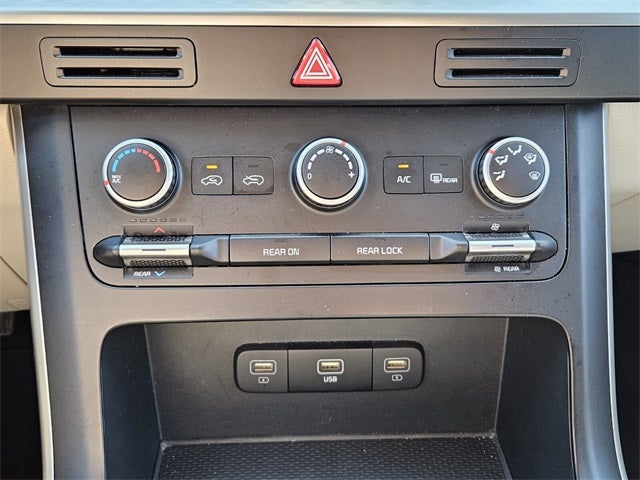 2024 Kia Carnival MPV LX Seat Package