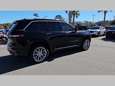 2022 Jeep Grand Cherokee Summit