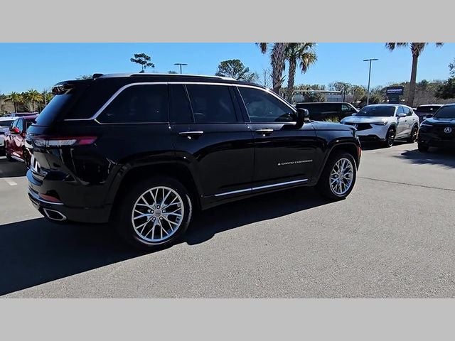 2022 Jeep Grand Cherokee Summit