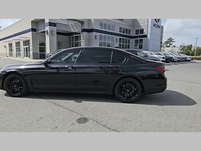 2022 BMW 7 Series 740i