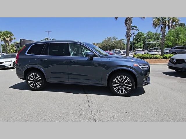 2022 Volvo XC90 T5 Momentum