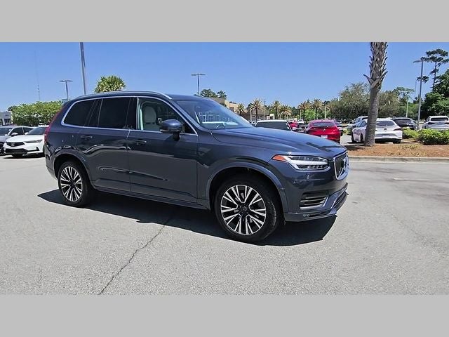 2022 Volvo XC90 T5 Momentum
