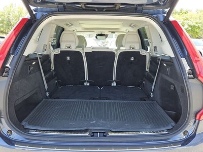 2022 Volvo XC90 T5 Momentum