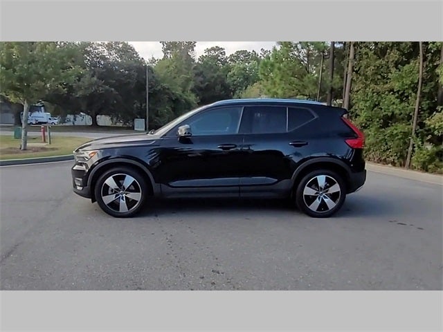 2021 Volvo XC40 Momentum