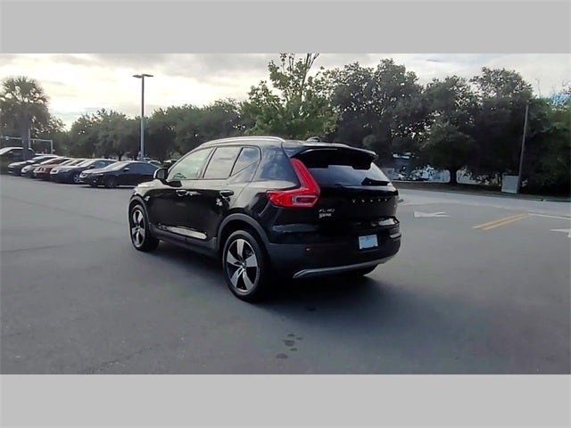 2021 Volvo XC40 Momentum