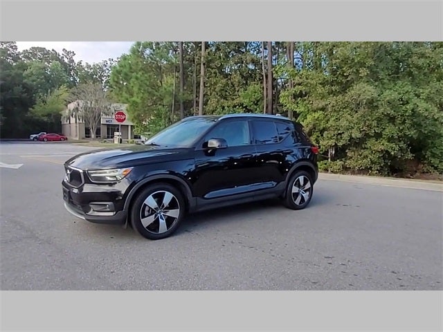 2021 Volvo XC40 Momentum