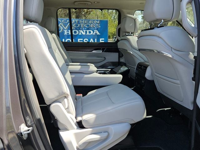 2024 Jeep Grand Wagoneer Base