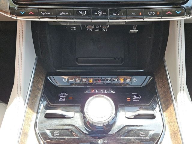 2024 Jeep Grand Wagoneer Base