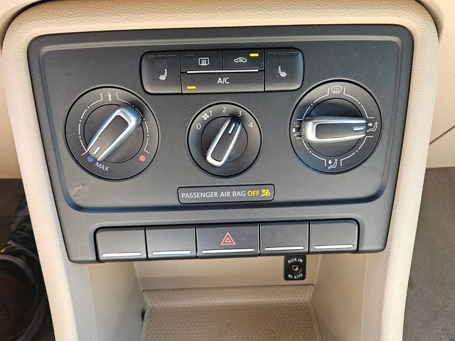 2013 Volkswagen Beetle Convertible 2.0 TSi
