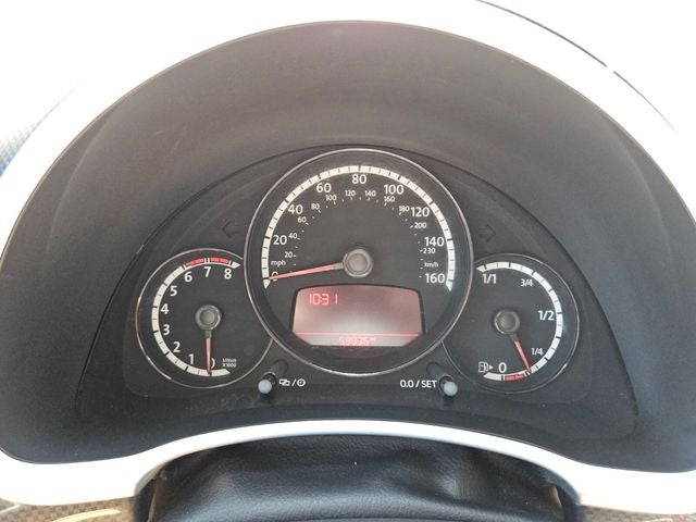 2013 Volkswagen Beetle Convertible 2.0 TSi
