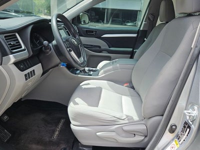 2017 Toyota Highlander LE