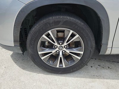 2017 Toyota Highlander LE