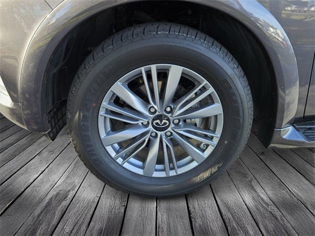 2024 INFINITI QX80 LUXE