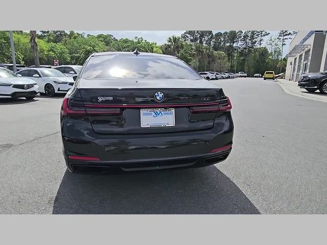2022 BMW 7 Series 740i